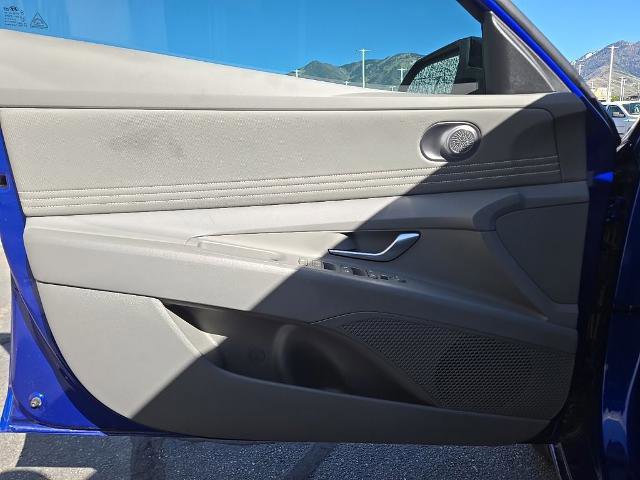 Used 2025 Hyundai Elantra Sport FWD image 17