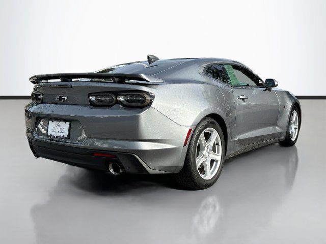 Used 2020 Chevrolet Camaro LT RWD image 5