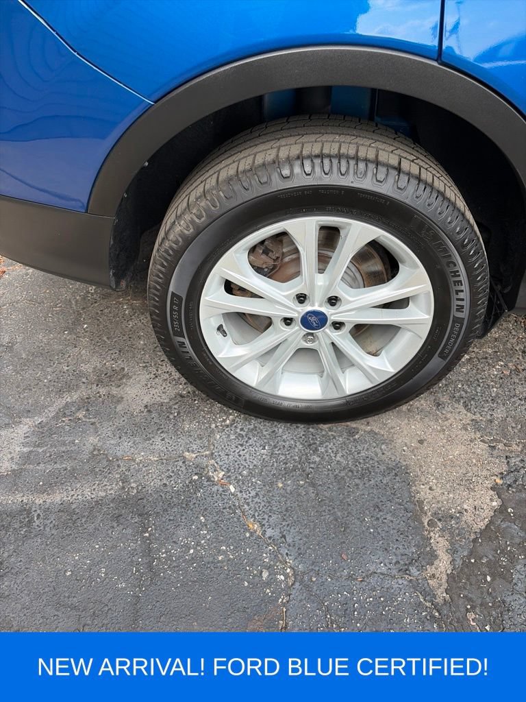 Certified 2017 Ford Escape SE w/ SE Leather Comfort Package FWD image 9