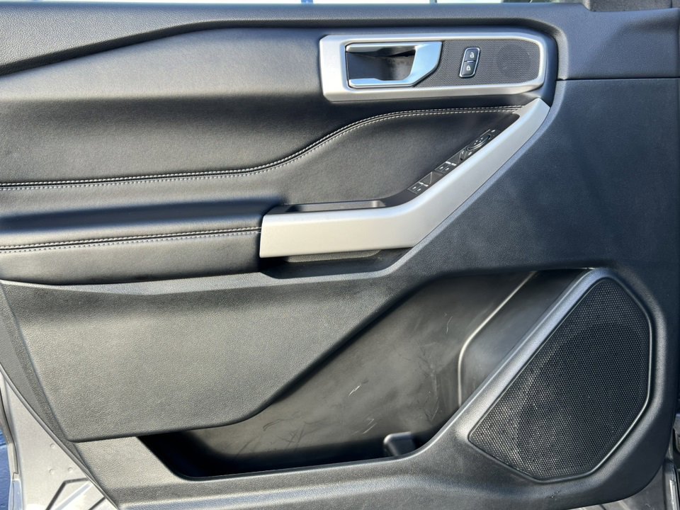 Certified 2022 Ford Explorer XLT w/ Equipment Group 202A image 22
