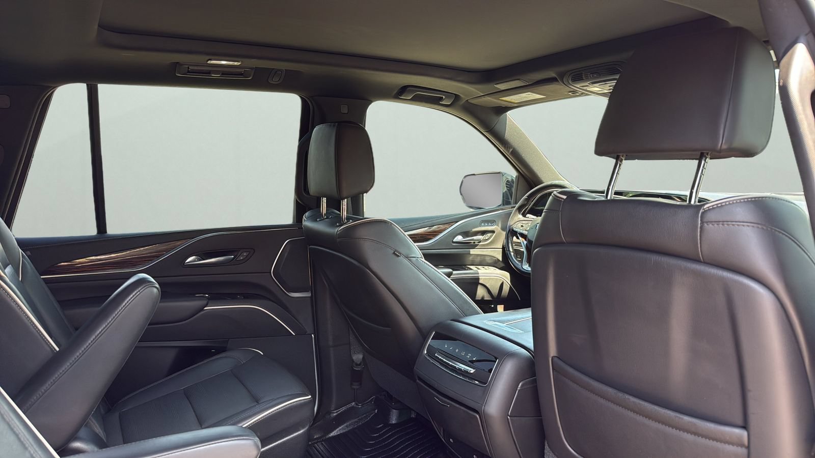 Used 2021 Cadillac Escalade Premium Luxury RWD image 28