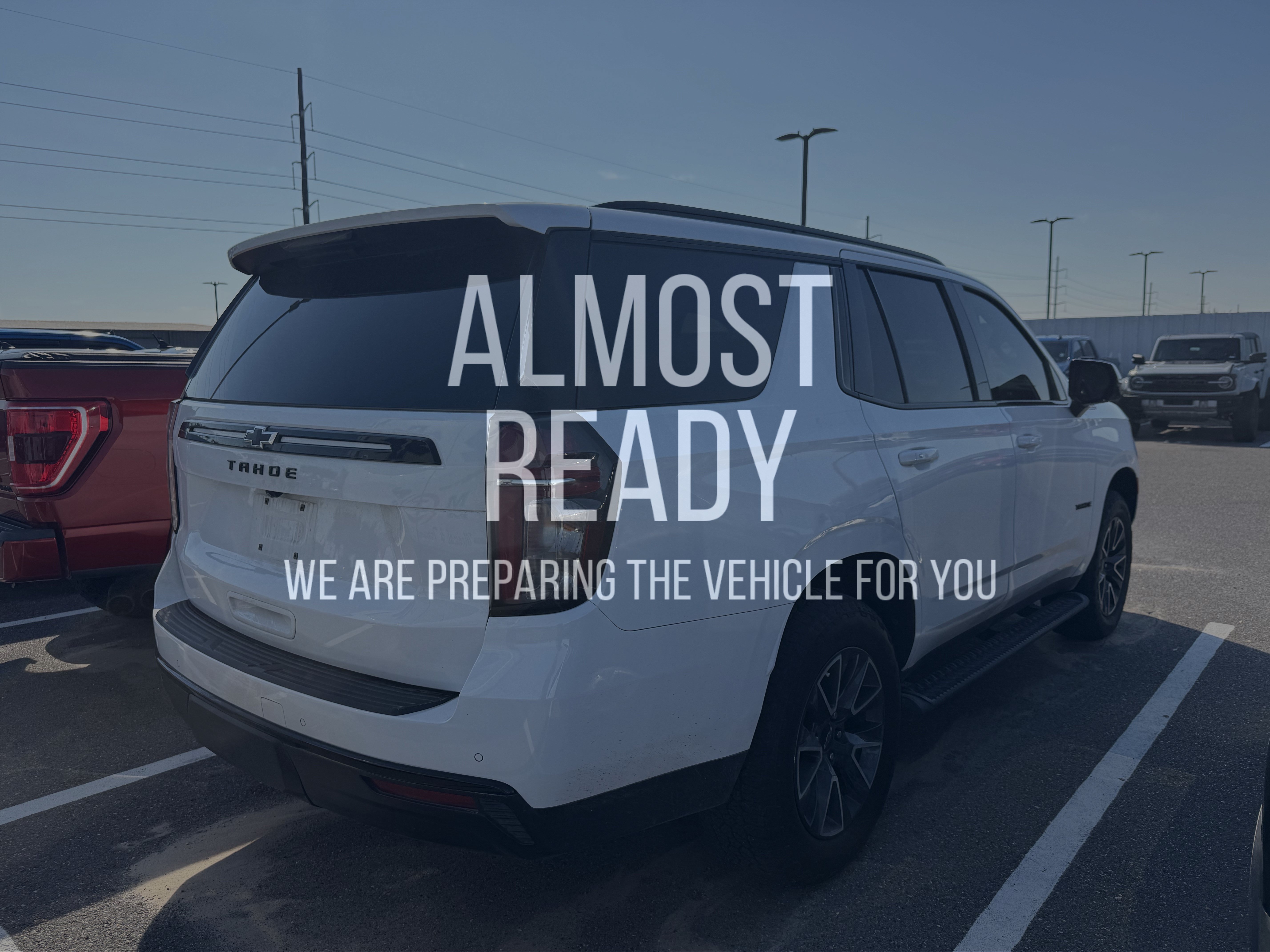 Used 2023 Chevrolet Tahoe Z71 w/ Luxury Package AWD/4WD image 4
