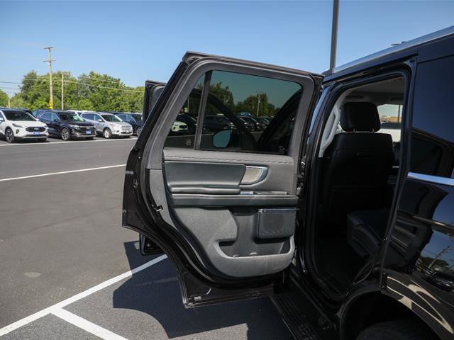 Certified 2025 Ford Expedition Platinum AWD/4WD image 31