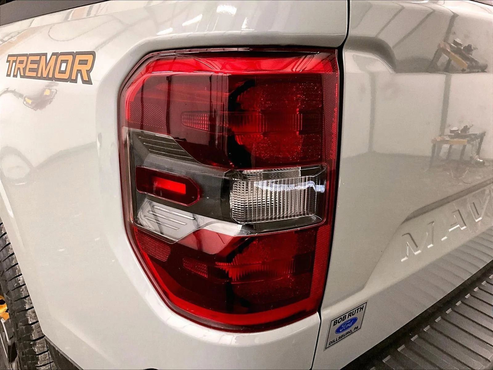Certified 2024 Ford Maverick Tremor w/ Tremor Off-Road Package AWD/4WD image 28