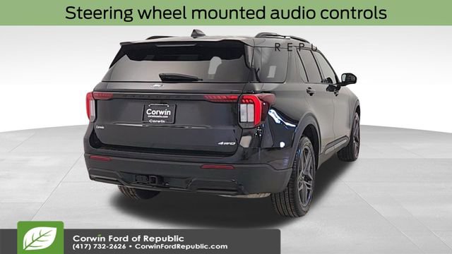 Certified 2025 Ford Explorer ST-Line w/ ST-Line Street Pack image 9