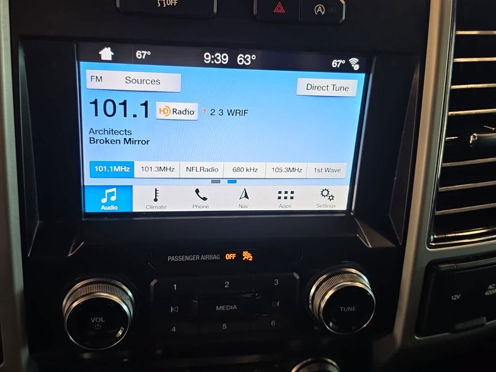 Certified 2019 Ford F150 Lariat w/ Equipment Group 502A Luxury AWD/4WD image 30