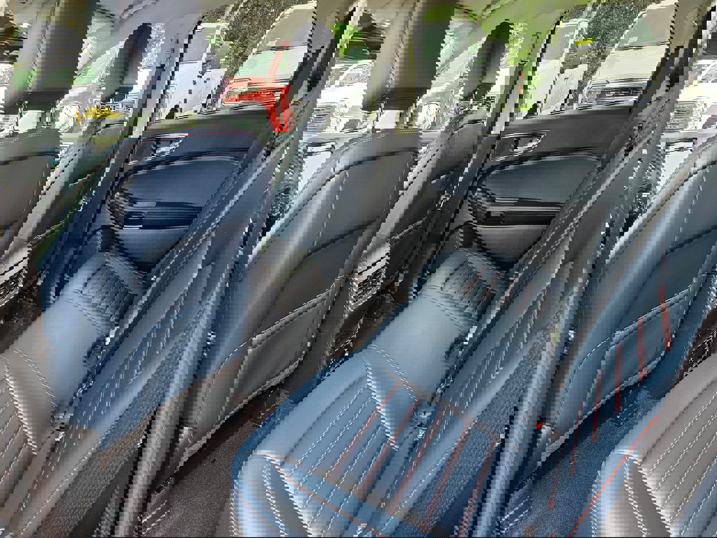 Certified 2022 Ford Edge SEL w/ Sport Appearance Package image 11