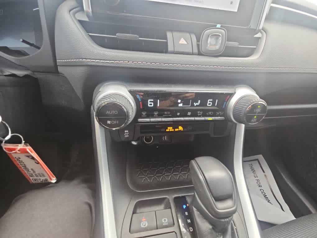 Used 2024 Toyota RAV4 LE AWD/4WD image 17