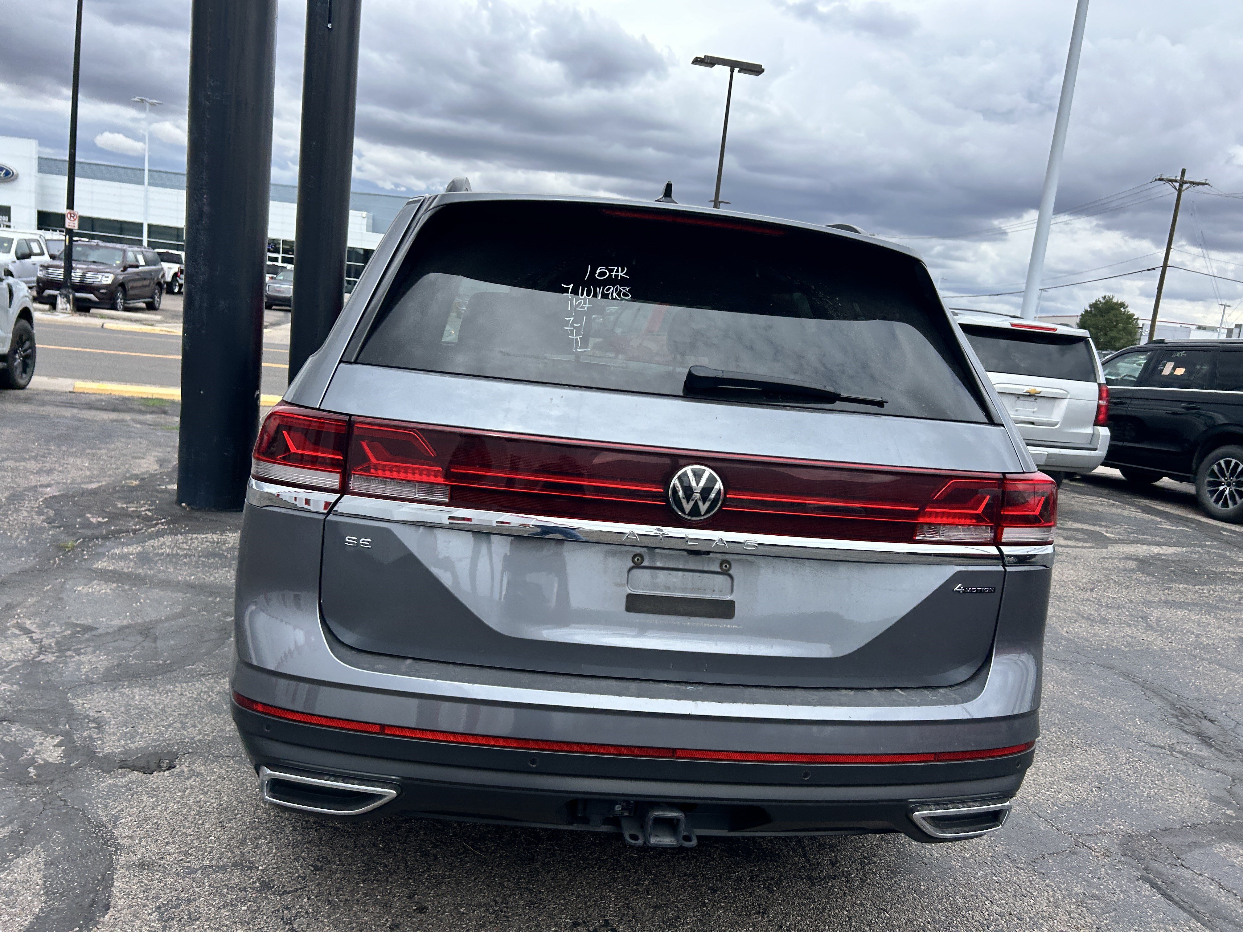 Used 2024 Volkswagen Atlas SE AWD/4WD image 4