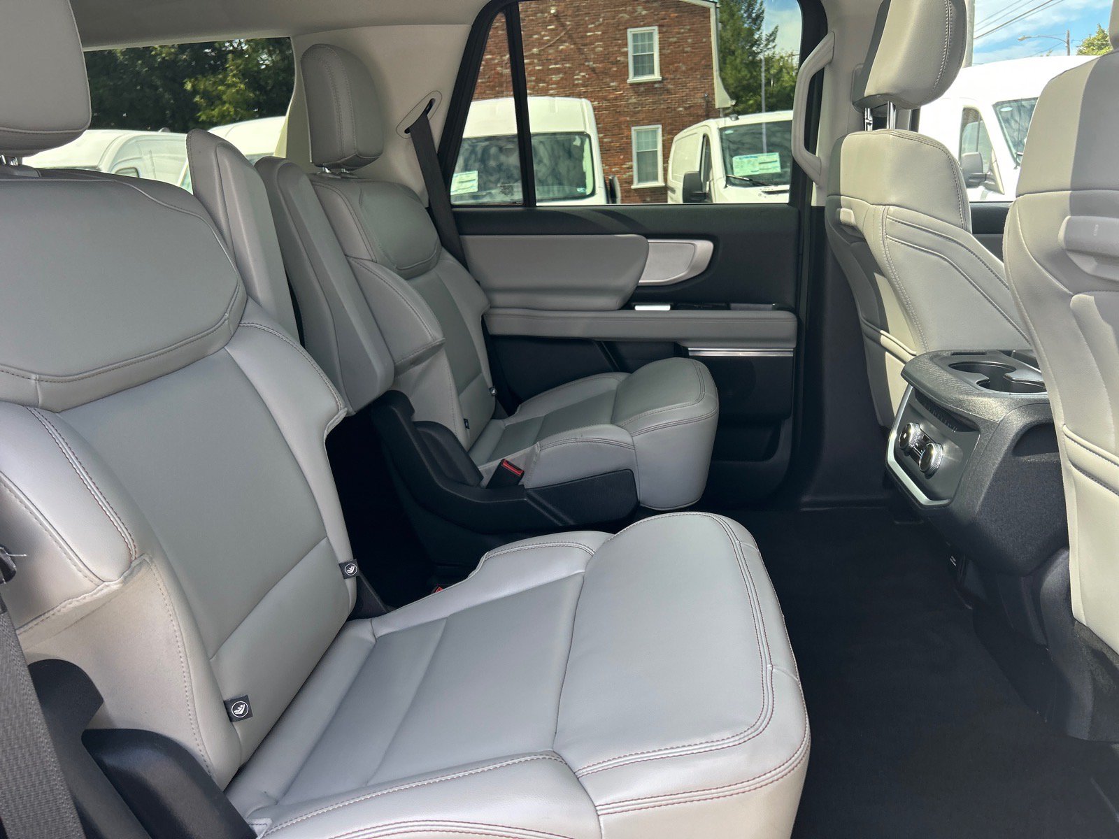 Certified 2025 Ford Expedition Active AWD/4WD image 25