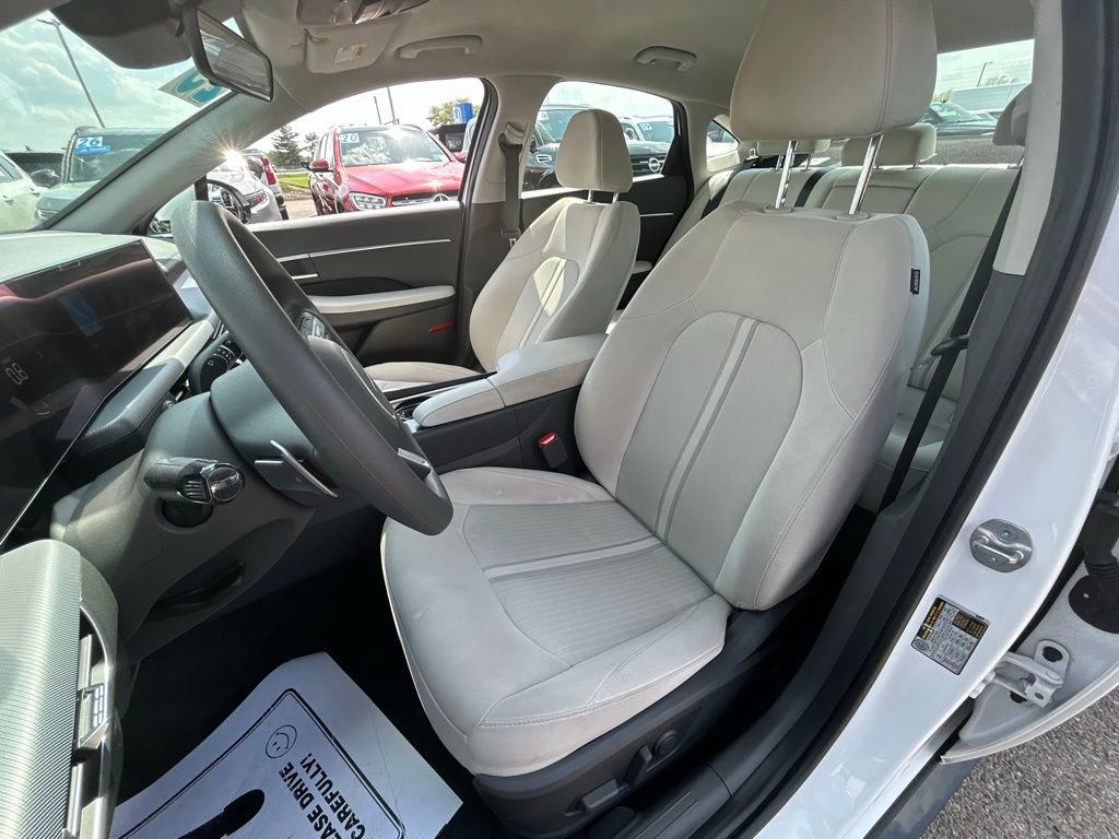 Used 2025 Hyundai Sonata SEL FWD image 15