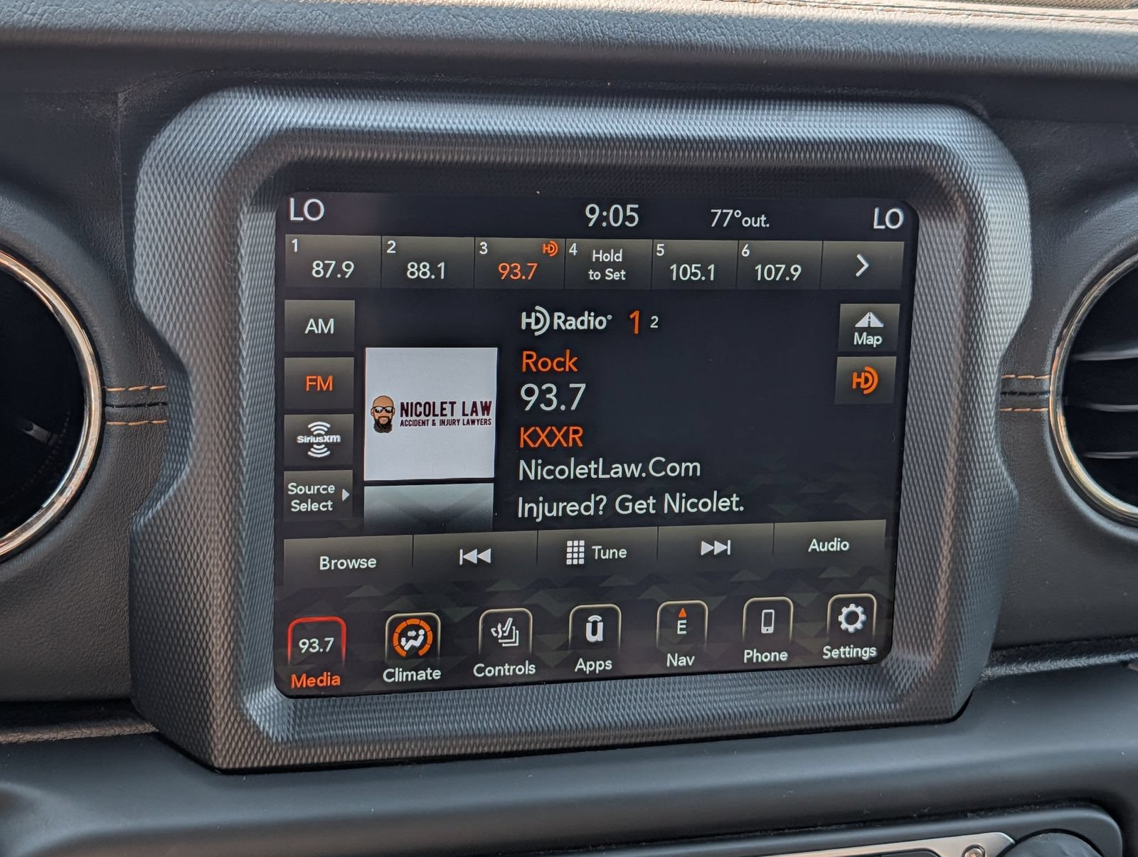 Used 2021 Jeep Wrangler Unlimited Sahara AWD/4WD image 28