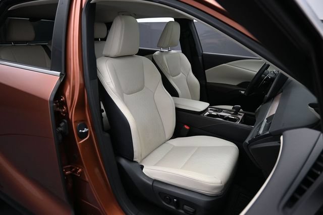 Used 2023 Lexus RX 350 Premium Plus w/ Accessory Package AWD/4WD image 31