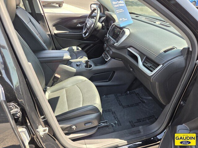 Used 2024 GMC Terrain SLT AWD/4WD image 16