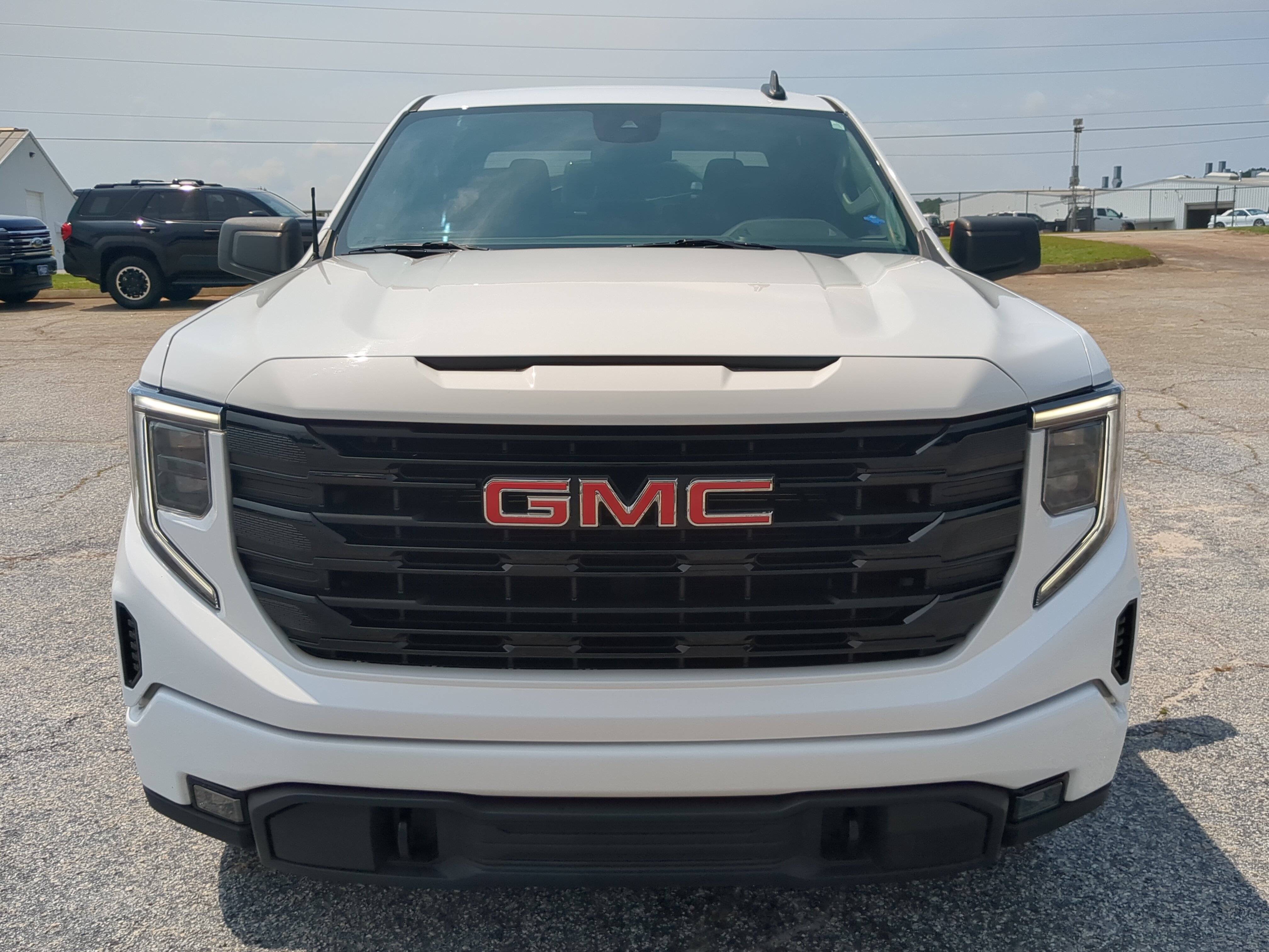 Used 2022 GMC Sierra 1500 Elevation w/ X31 Off-Road Package AWD/4WD image 7