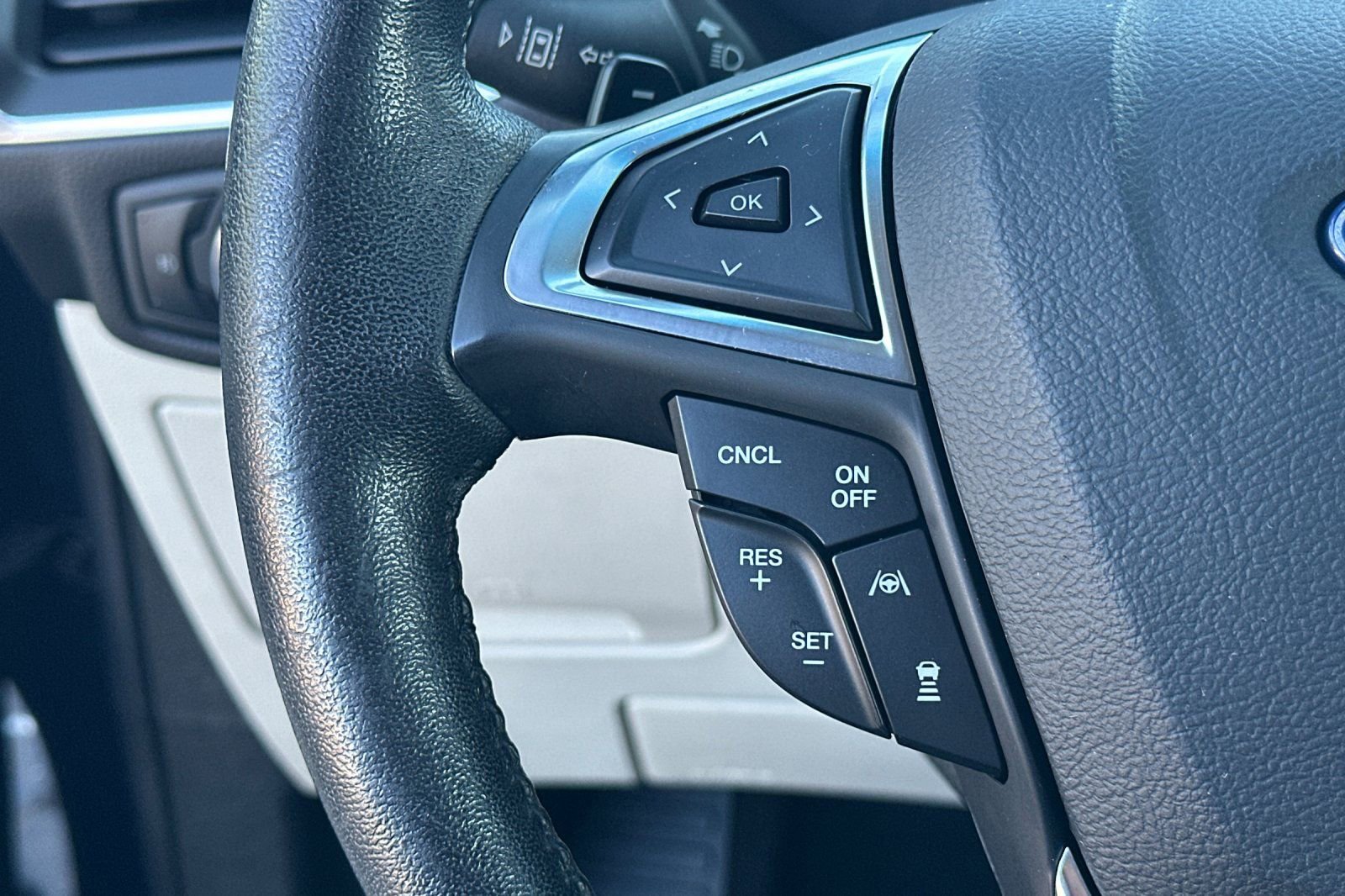 Certified 2019 Ford Edge Titanium w/ Cold Weather Package image 28