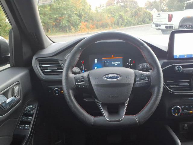 Certified 2025 Ford Escape ST-Line Select AWD/4WD image 18