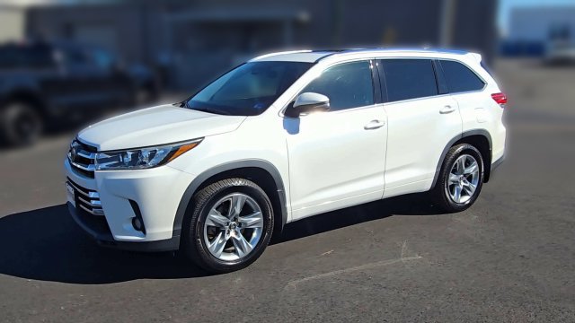 Used 2017 Toyota Highlander Limited AWD/4WD image 5