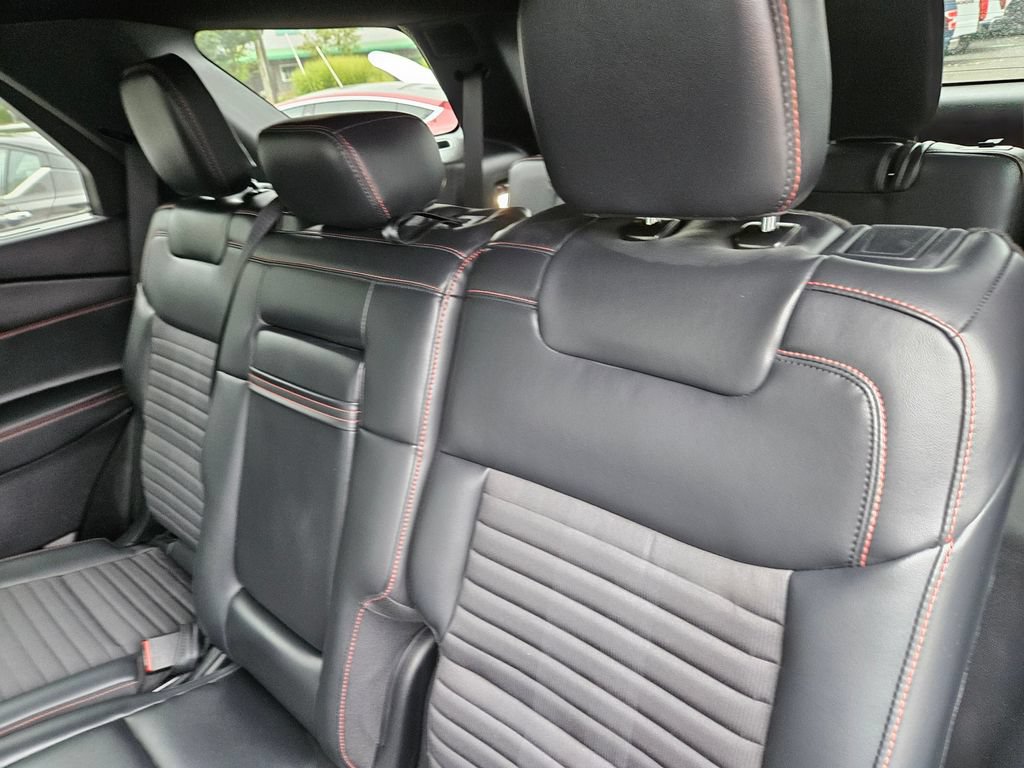 Certified 2025 Ford Explorer ST-Line w/ Premium Package RWD image 18
