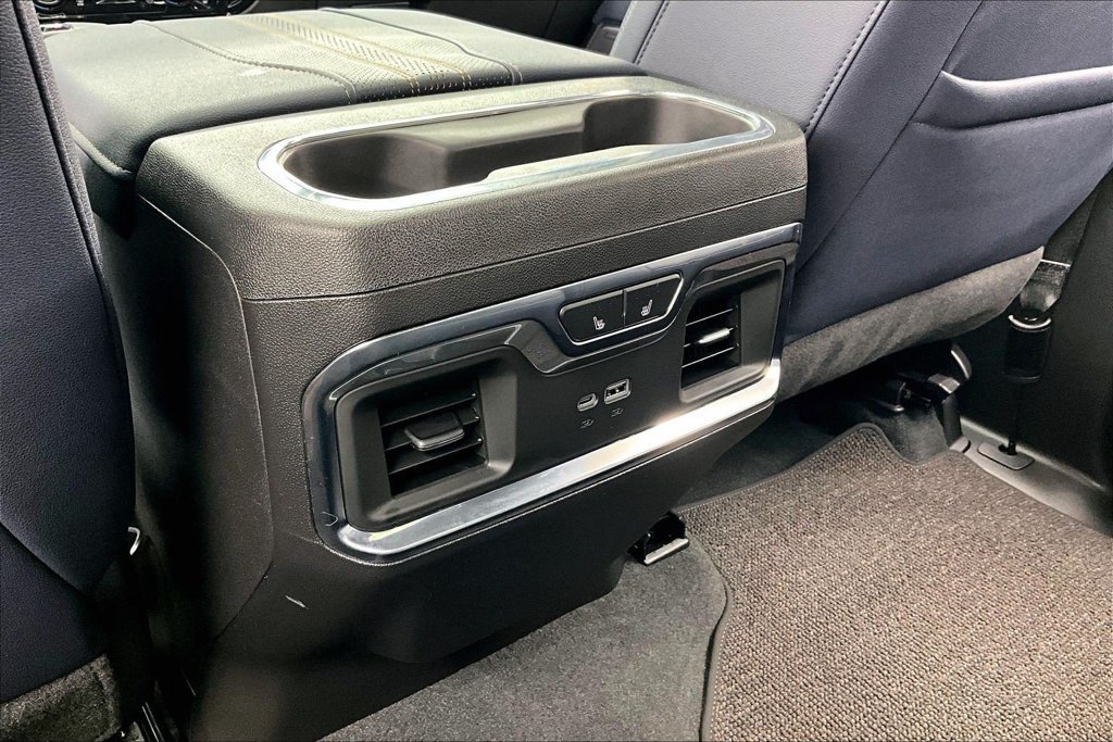 Used 2025 Chevrolet Silverado 1500 High Country w/ Technology Package AWD/4WD image 33
