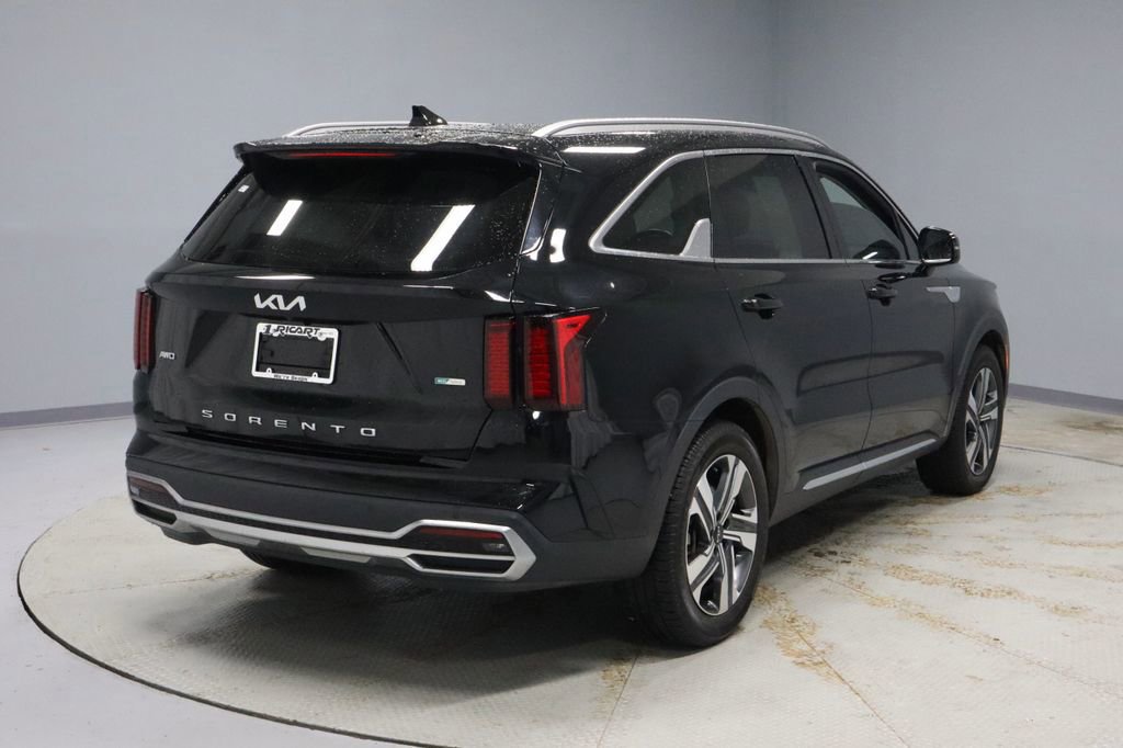 Used 2022 Kia Sorento EX w/ Panoramic Sunroof Package image 5