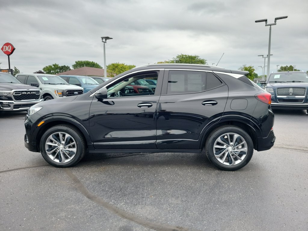 Used 2023 Buick Encore GX Select w/ Sport Touring Package FWD image 7