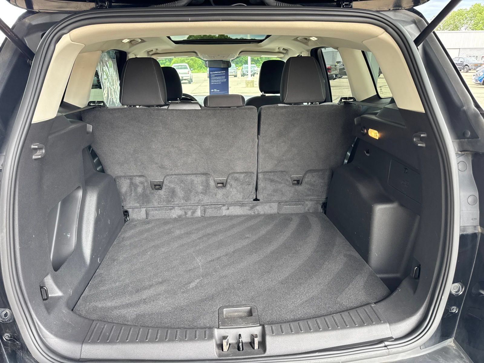 Certified 2018 Ford Escape SE w/ SE Sync 3 Package AWD/4WD image 38