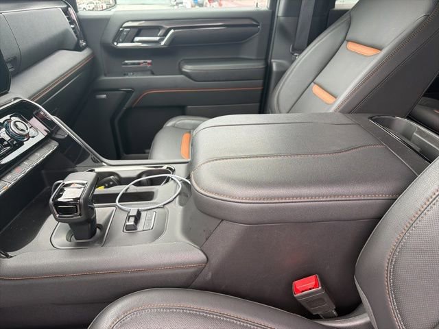 Used 2024 GMC Sierra 1500 AT4 w/ Technology Package image 9