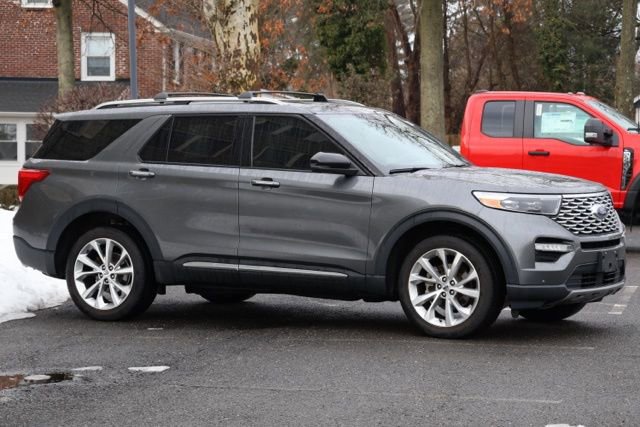 Certified 2023 Ford Explorer Platinum w/ Premium Technology Package image 2