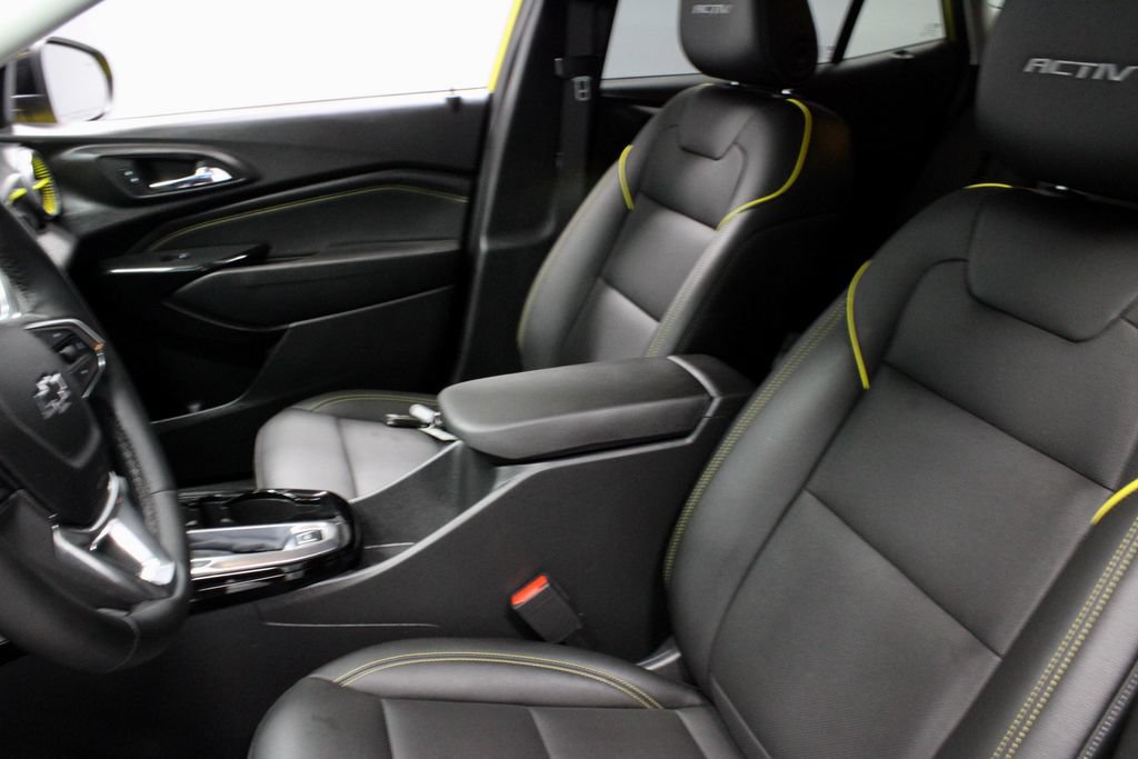 Used 2025 Chevrolet Trax ACTIV w/ Sunroof Package FWD image 23