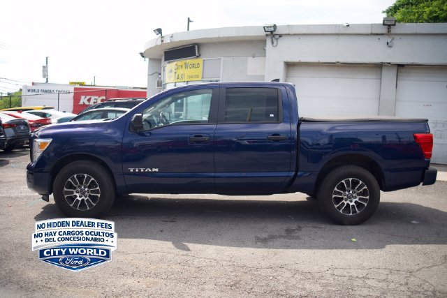 Used 2023 Nissan Titan 4x4 Crew Cab image 4