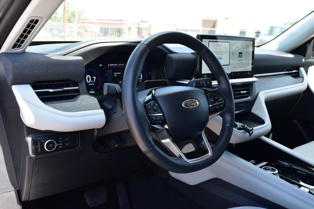 Certified 2025 Ford Explorer Platinum w/ LUX Leather Package AWD/4WD image 10