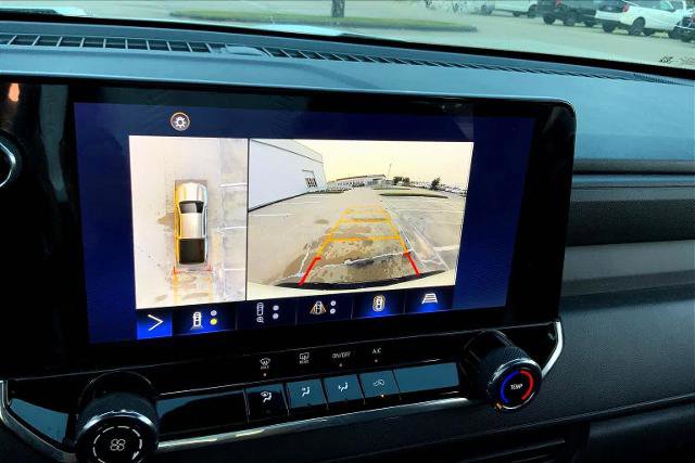 Used 2023 Chevrolet Colorado Trail Boss w/ Technology Package image 25