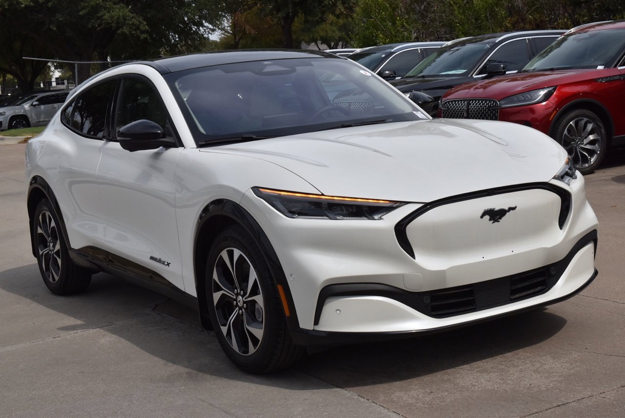Certified 2021 Ford Mustang Mach-E Premium RWD image 4