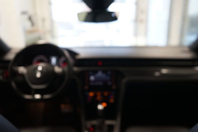 Used 2021 Volkswagen Passat 2.0T R-Line image 30