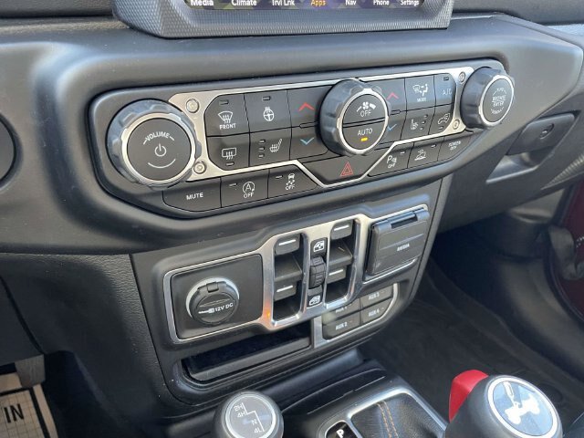 Used 2021 Jeep Wrangler Unlimited Sahara AWD/4WD image 33