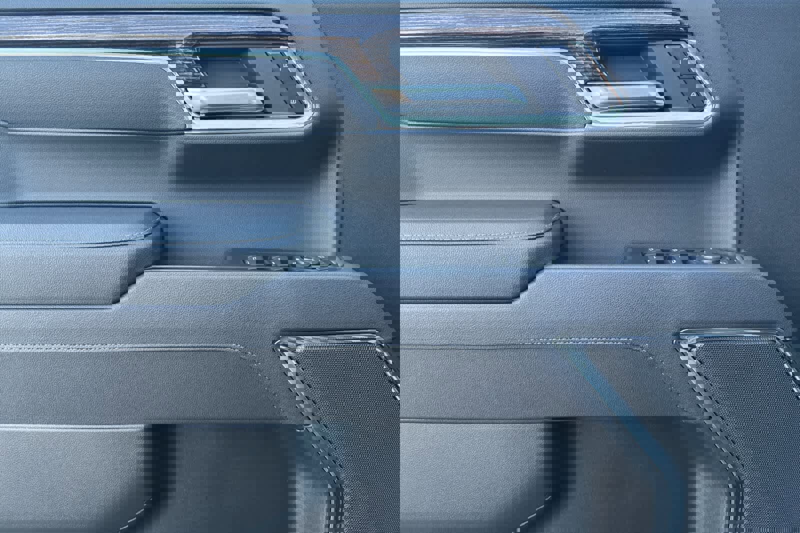 Used 2025 GMC Sierra 1500 Elevation image 12