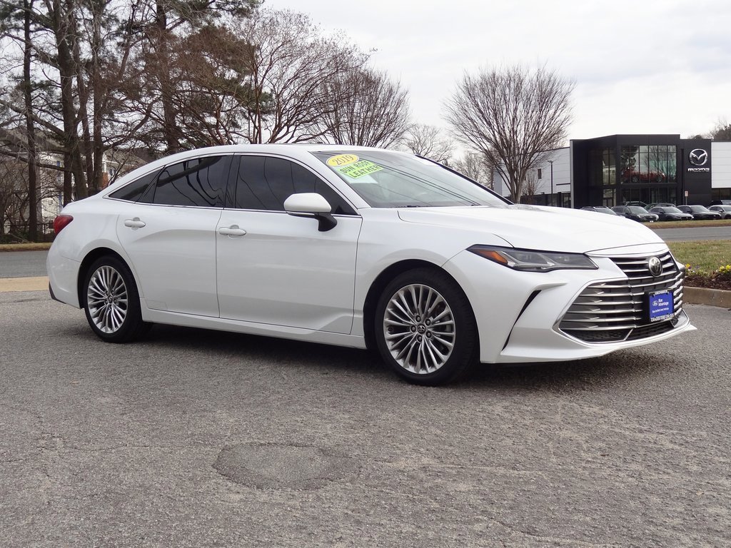 Used 2019 Toyota Avalon Limited image 9