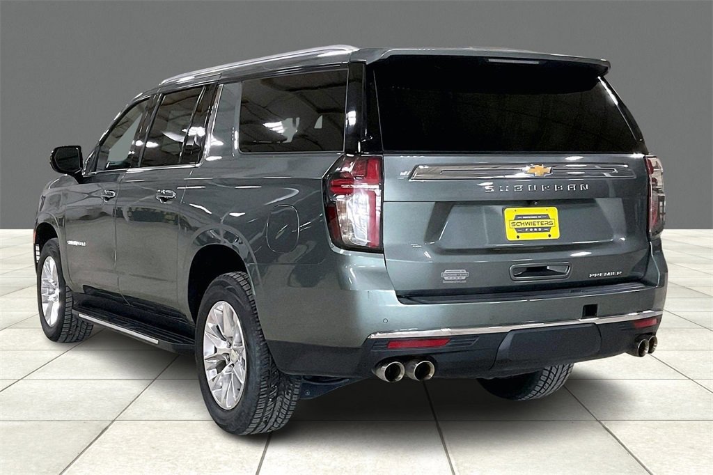 Used 2023 Chevrolet Suburban Premier image 2