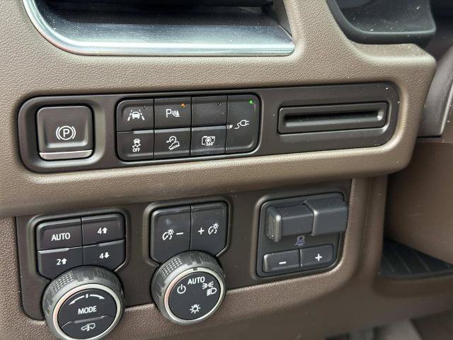Used 2022 Chevrolet Tahoe Z71 w/ Z71 Off-Road Package AWD/4WD image 16