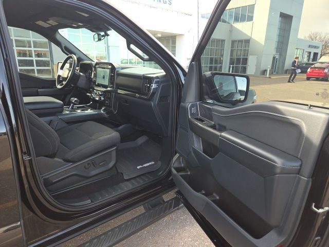 Certified 2022 Ford F150 XLT w/ Equipment Group 302A High image 39