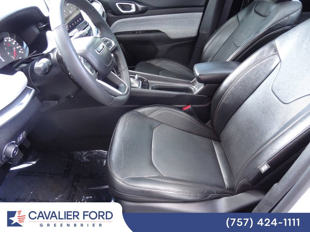 Used 2023 Jeep Compass Latitude w/ Sun and Sound Group AWD/4WD image 6