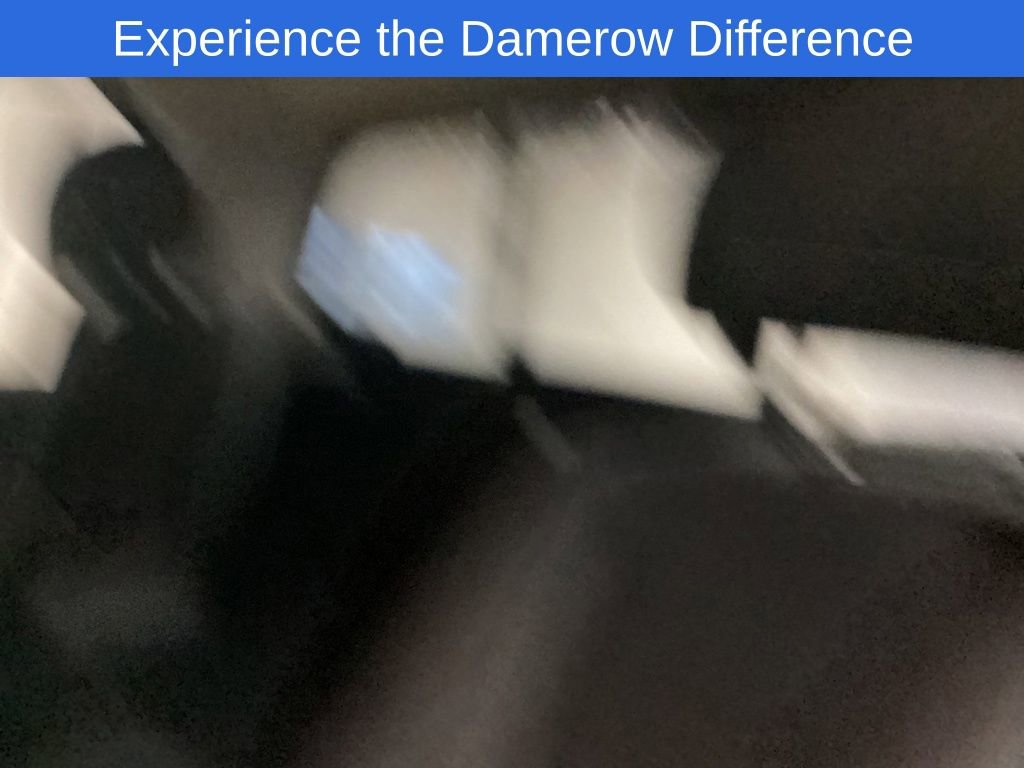 Used 2017 Nissan Titan SV image 12