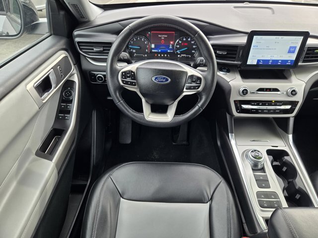 Certified 2024 Ford Explorer XLT w/ Equipment Group 202A RWD image 13