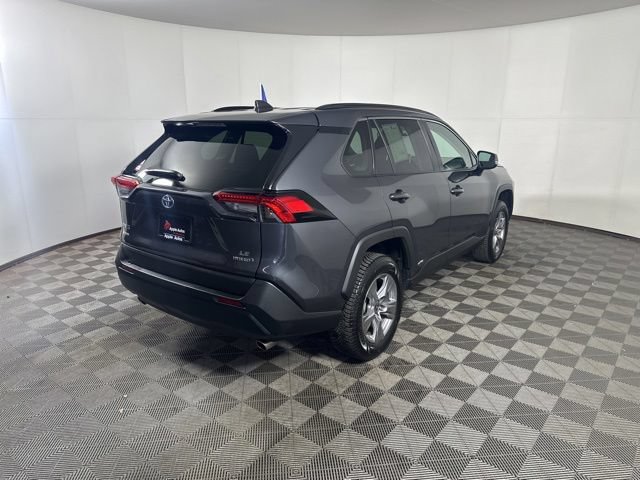 Used 2024 Toyota RAV4 LE AWD/4WD image 8