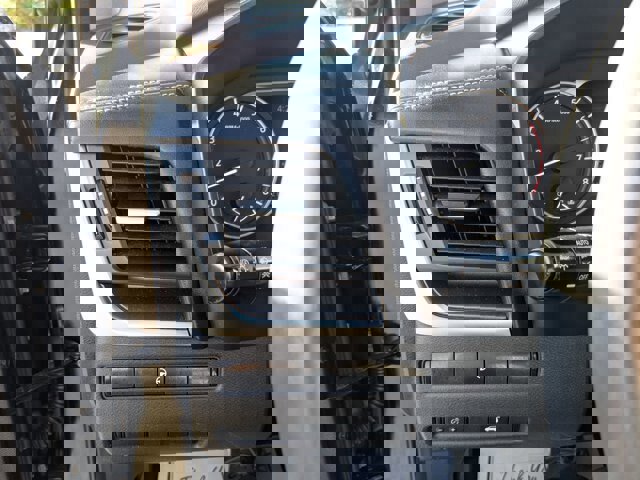 Used 2023 Nissan Rogue SV w/ SV Premium Package image 16