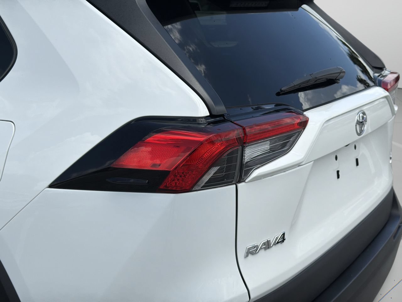 Used 2024 Toyota RAV4 XLE FWD image 7