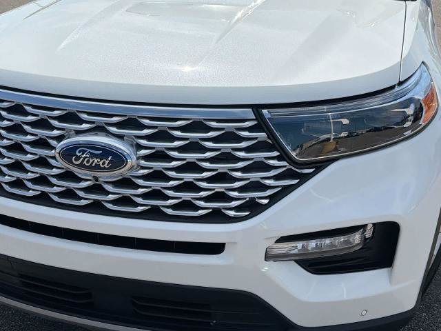 Certified 2023 Ford Explorer Platinum w/ Technology Package AWD/4WD image 11