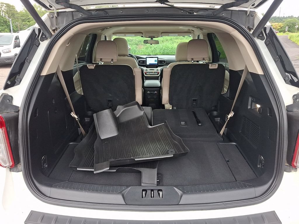 Certified 2023 Ford Explorer XLT w/ Equipment Group 202A AWD/4WD image 30