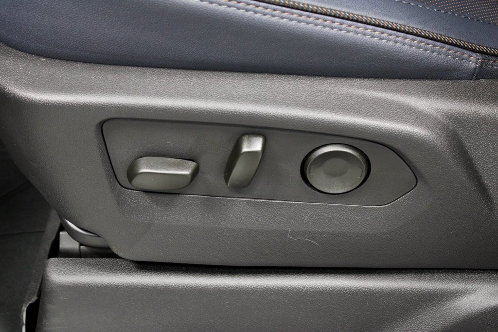 Used 2025 Chevrolet Silverado 1500 High Country w/ Technology Package image 27